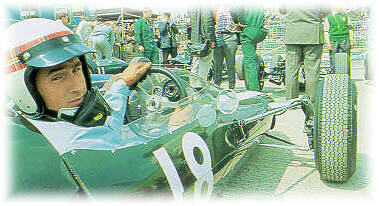 Jackie Stewart dans sa BRM